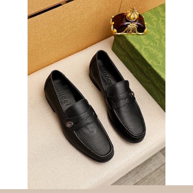 G*u*i leather shoes